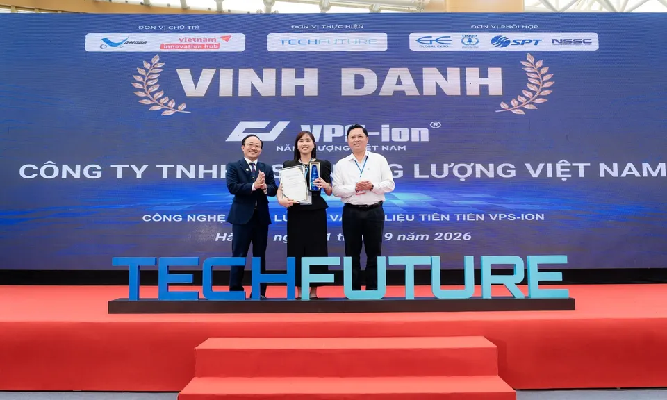 PSG Năng lượng Việt Nam được vinh danh và trao cúp Strategic Technology Cup tại TechFuture 2026